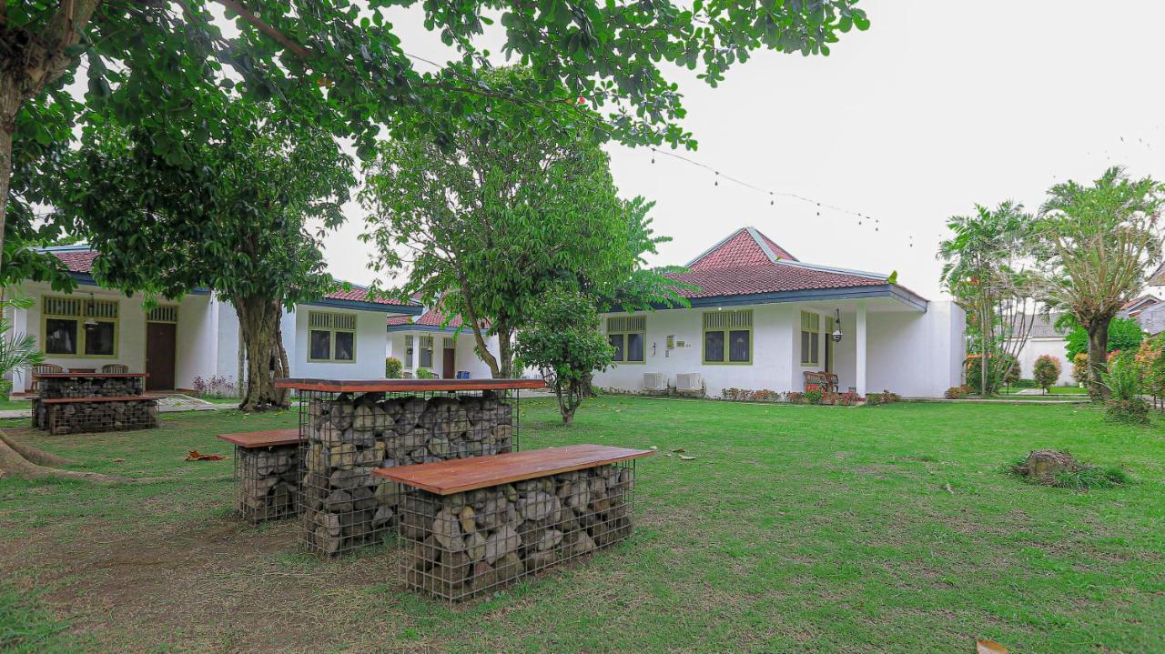 Royal Brongto Hotel Yogyakarta Exterior foto