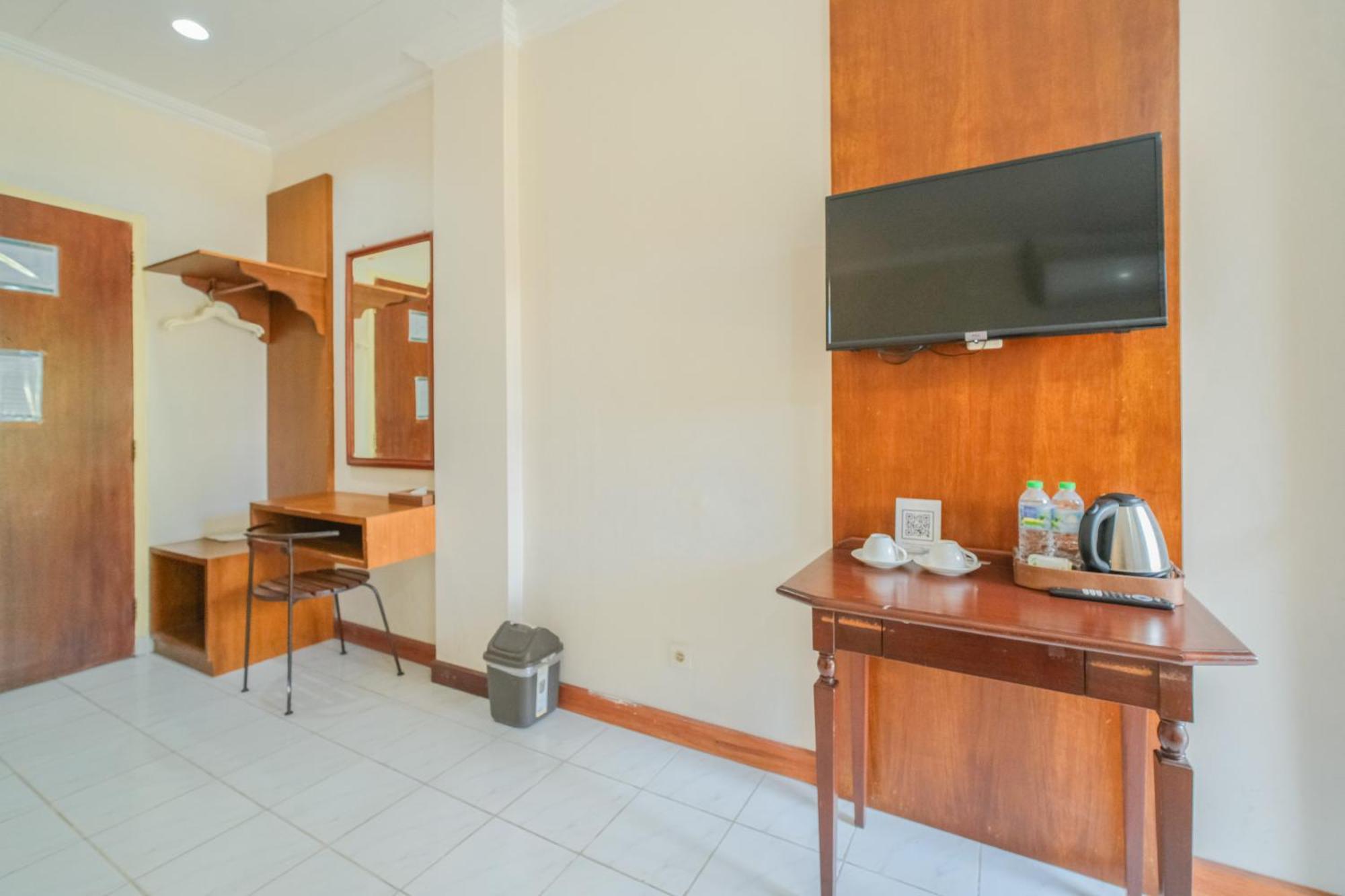 Royal Brongto Hotel Yogyakarta Exterior foto