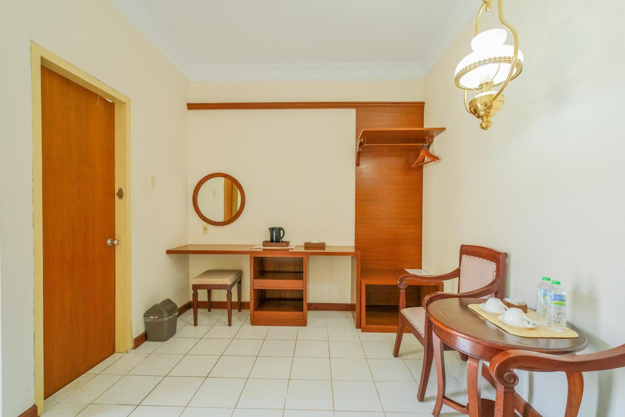 Royal Brongto Hotel Yogyakarta Exterior foto