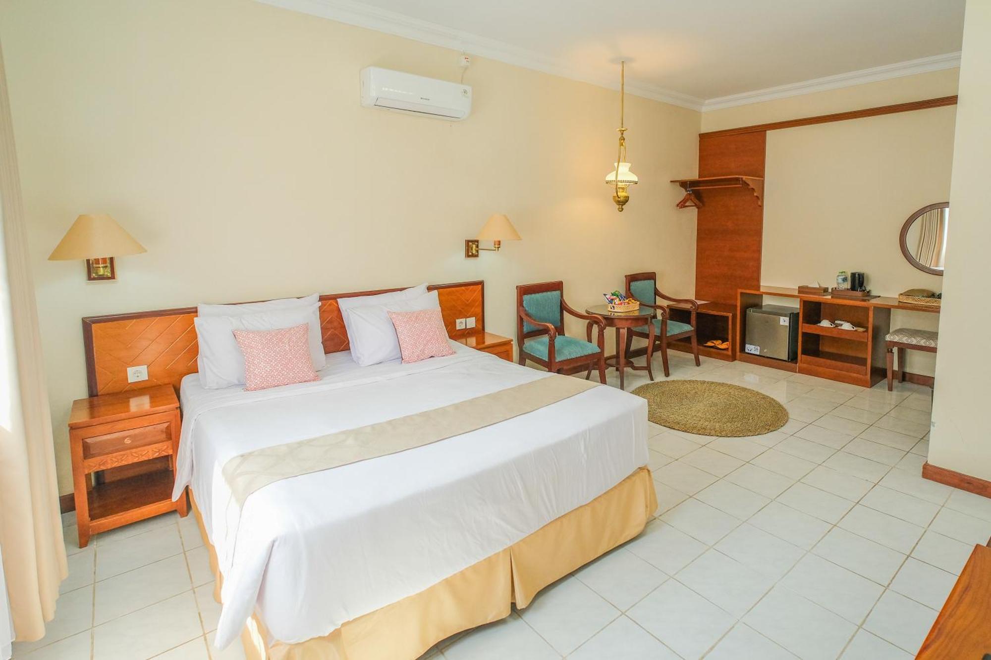 Royal Brongto Hotel Yogyakarta Exterior foto
