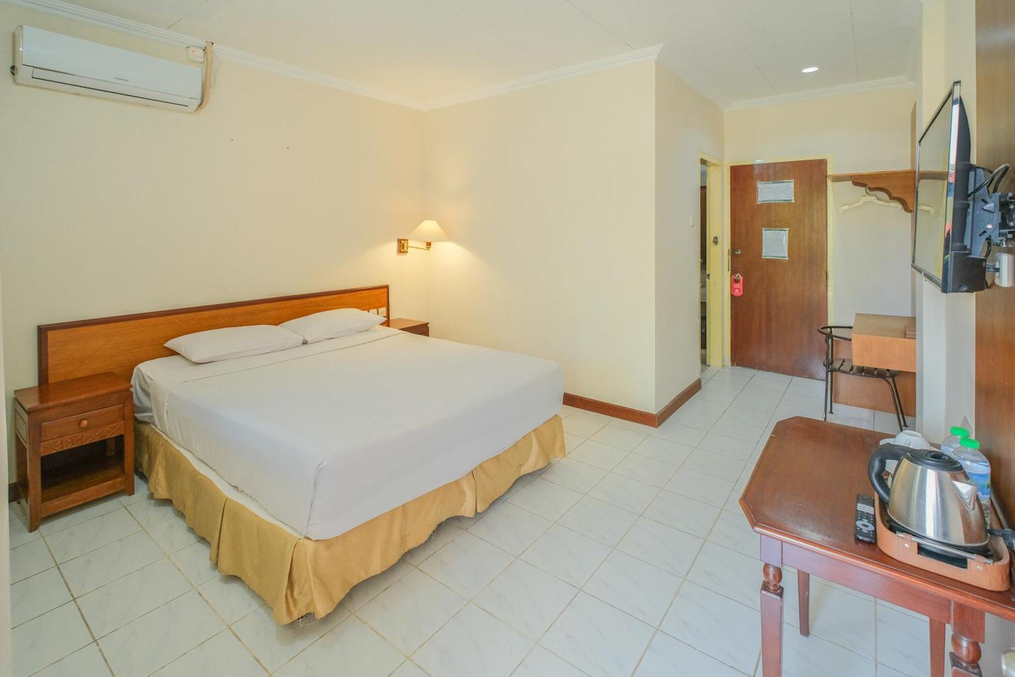 Royal Brongto Hotel Yogyakarta Exterior foto